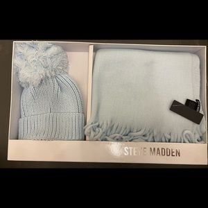 Steve Madden hat and scarf bundle light blue